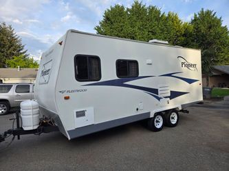 2006 fleetwood pioneer 18ft in great condition