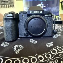 Fujifilm X-S20