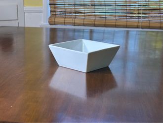 New - Threshold White Square Bowls - microwave & dishwasher safe