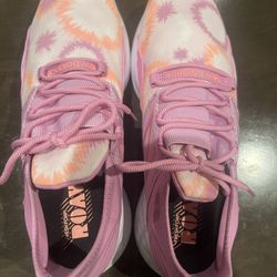 New: Size 9 New Balance Women’s Fresh Foam Roav V1 Lace-up Sneaker