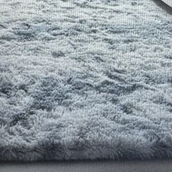 New Soft Fluffy Silver Great Tie-dye Rug Never Used 