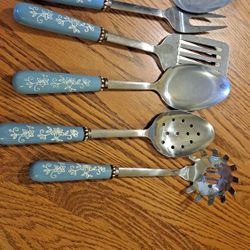 Temp-tations Floral Lace Light Blue Service Set 