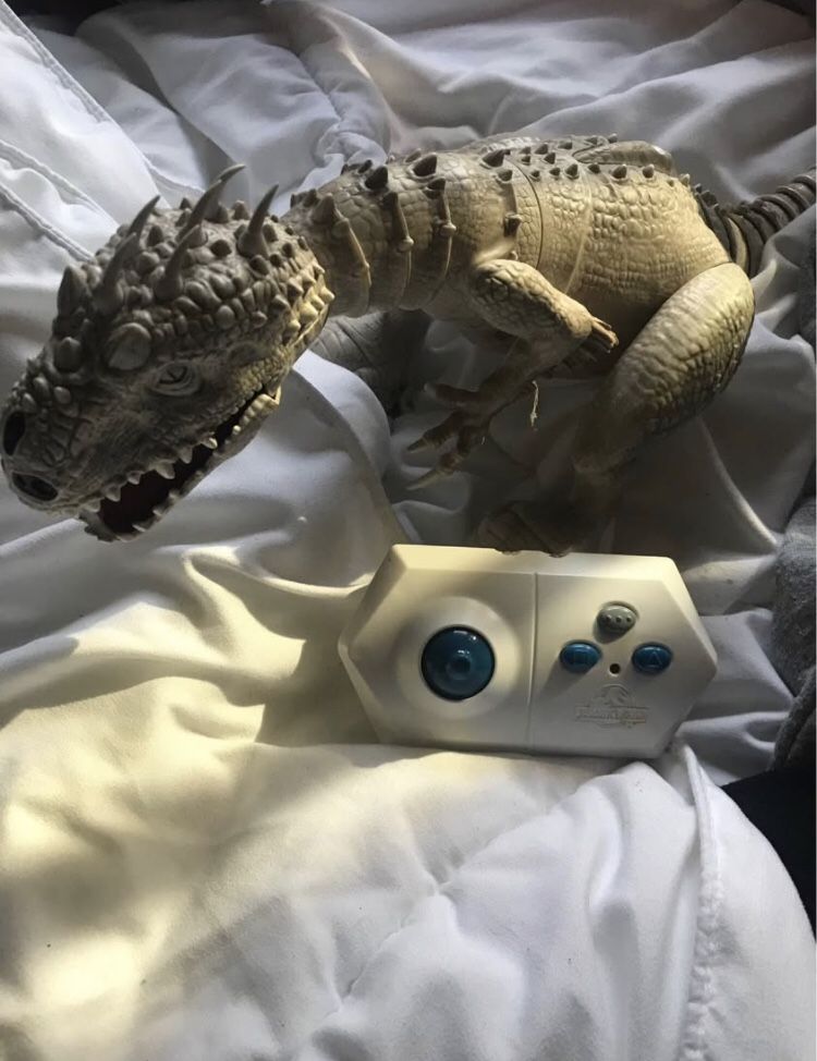 Indominus Zoomer Collectible