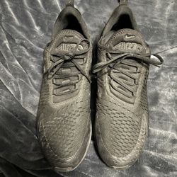 black nike 270 running shoes