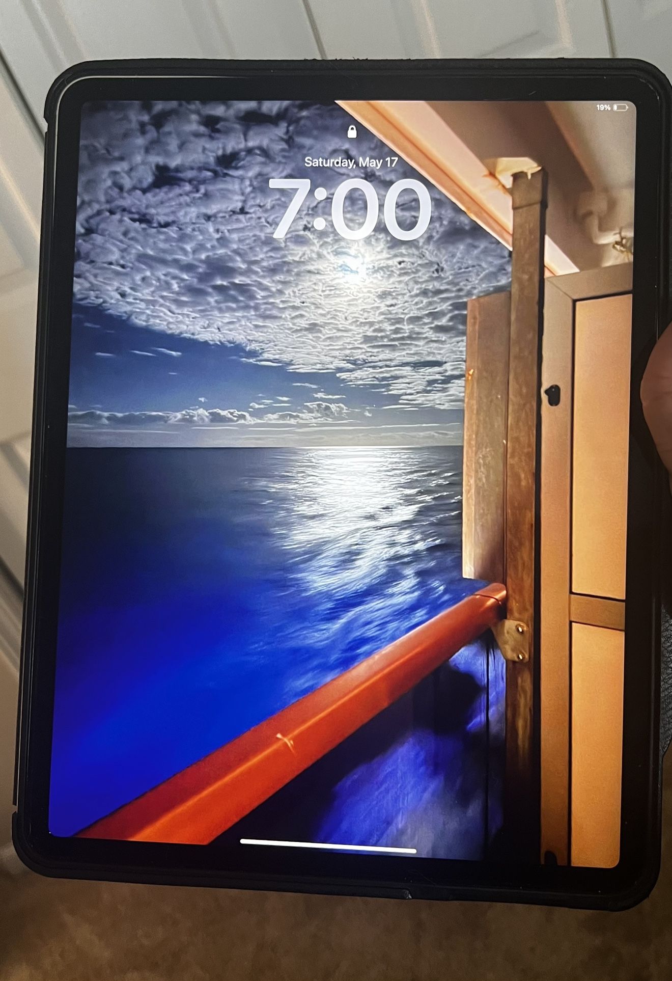 iPad Pro (12.9-inch) 4th Gen (1TB) W/ Apple Pencil + Celluar