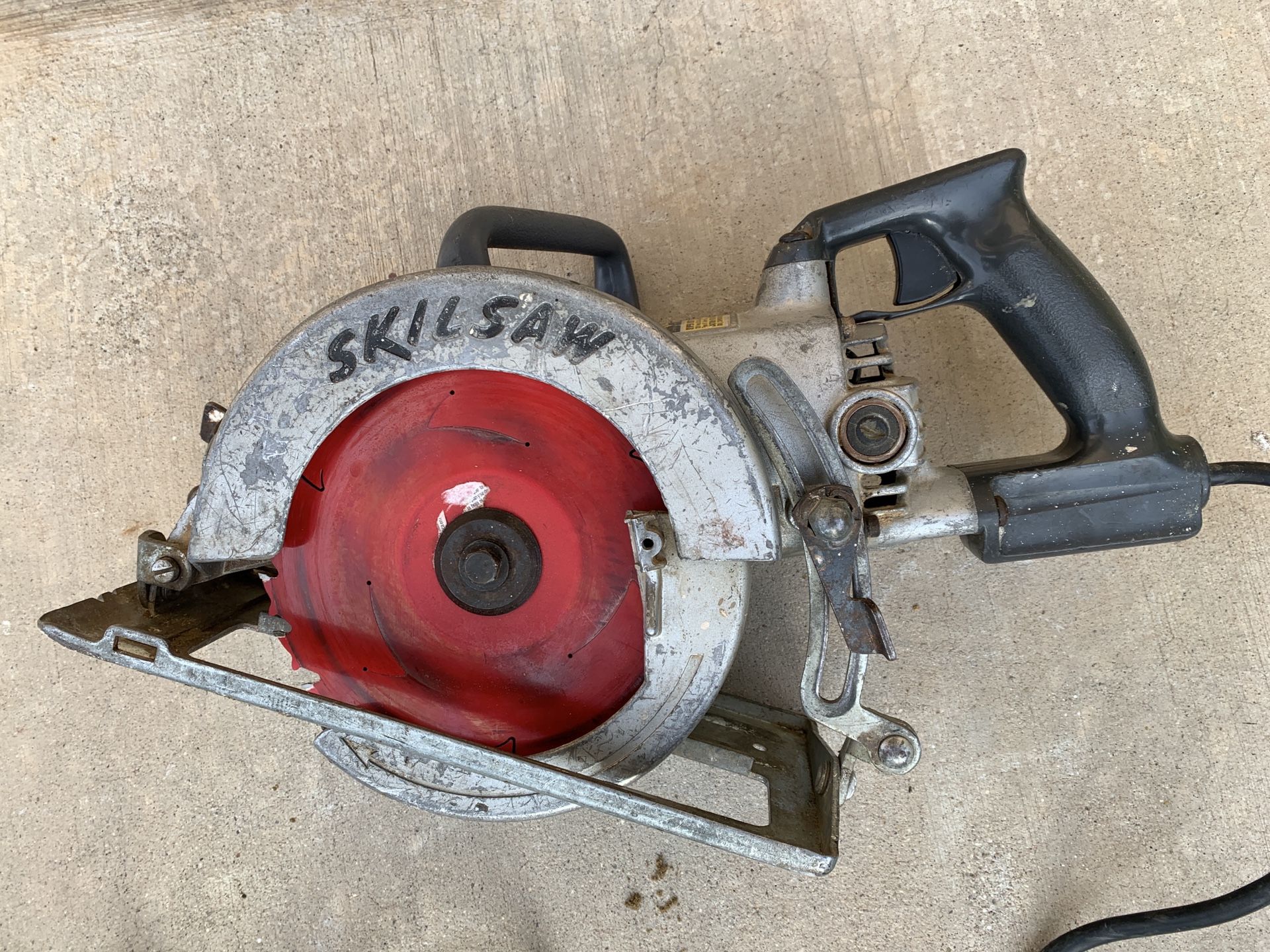 Skil Model 77, 71/4” Worm drive circular saw.