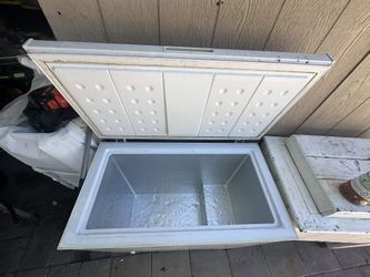 CONTINENTAL ELECTRIC Freezer