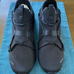 Men’s Size 11.5 Black Slip-On Sneakers