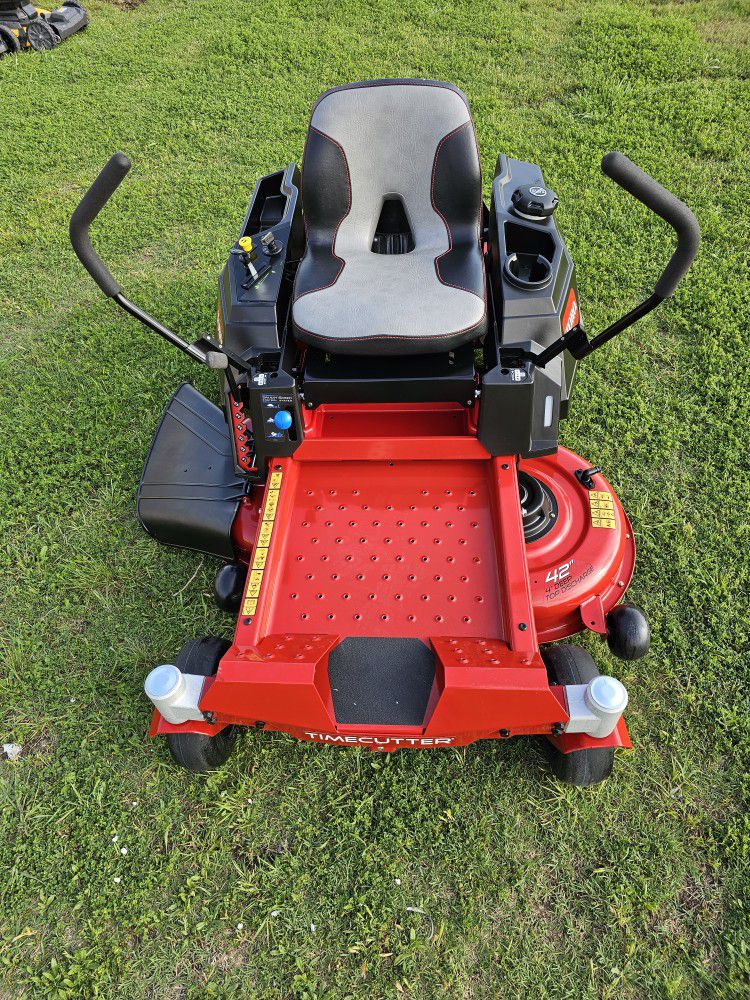 Toro
TimeCutter 42 in. Briggs and Stratton 22 HP V-Twin Gas Dual Hydrostatic Zero Turn Riding Mower with Smart Speed