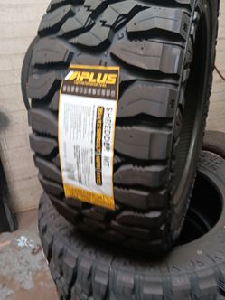 New set of tires mud terrain 35 1250 22 lt
