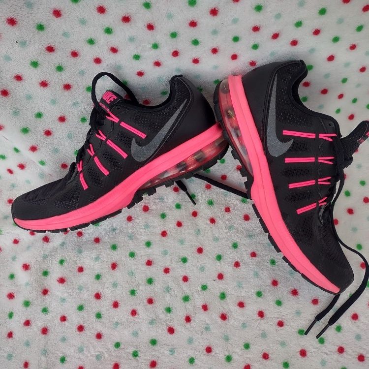 NIKE AIR MAX DYNASTY BLACK PINK RUNNING SHOES 816748 003 Women s Sz 6 for Sale in South Bend IN OfferUp