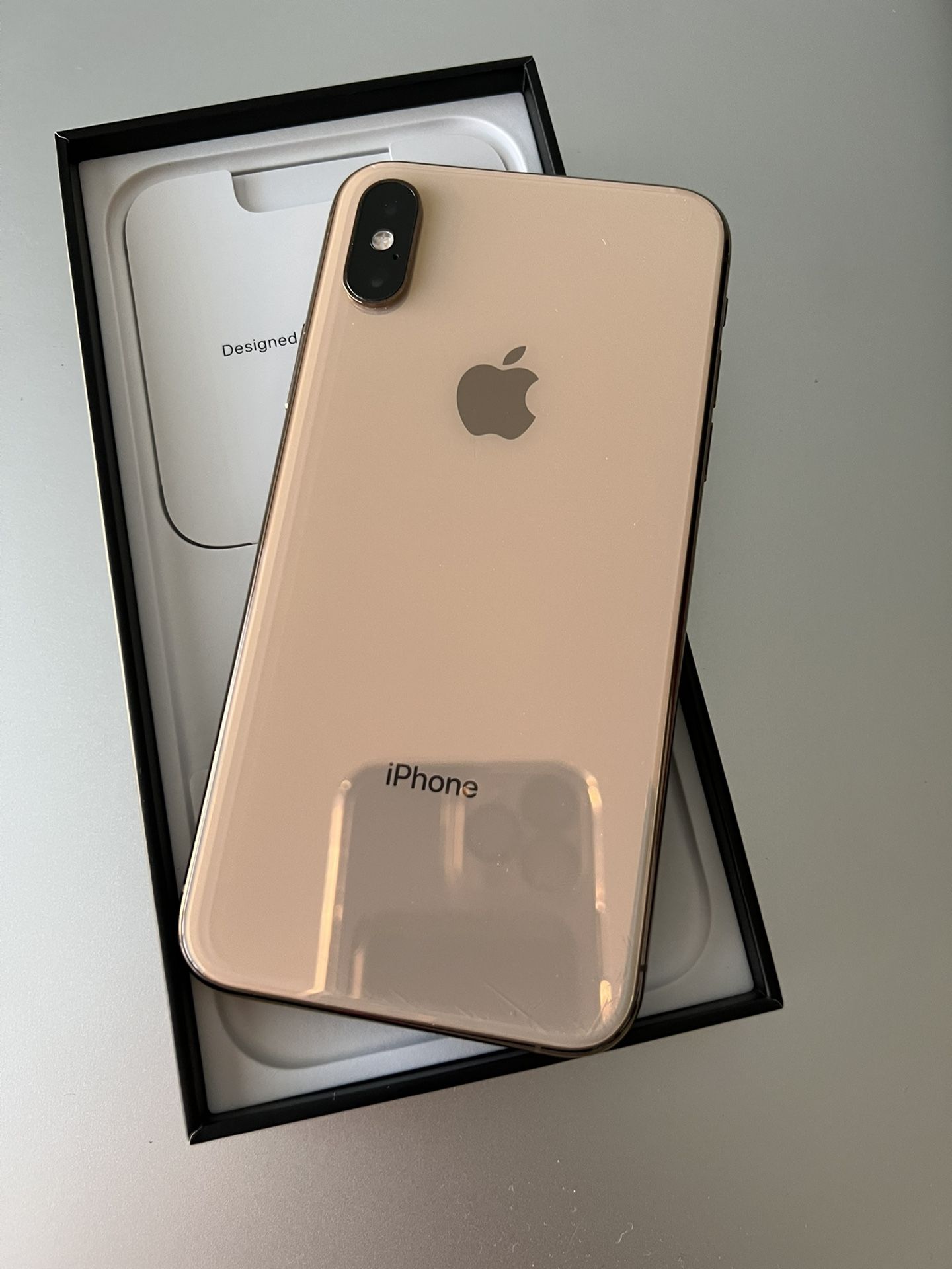 iPhone Xs Gold ゴールド 64 GB SIMフリー iPhone Xs Gold 64 GB
