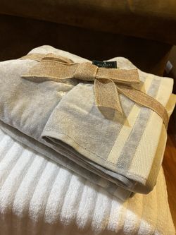 Avanti Home Collection Bathset - 3 pc (2 Bath towels, 1 Fingertip towel)