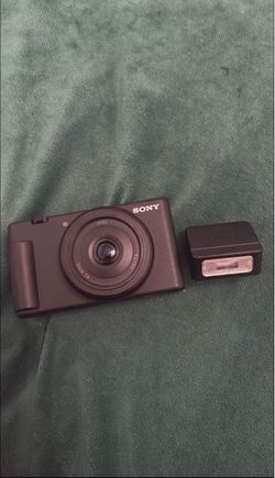 Sony ZV-1F Compact Camera with Flash and mic