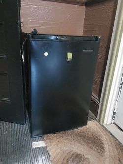 Mini Fridge 