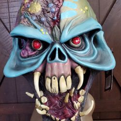 Iron Maiden Final Frontier Eddie Latex Halloween Mask Heavy Metal Icon New Adult size
