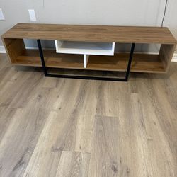 Modern TV Stand / Media Console 