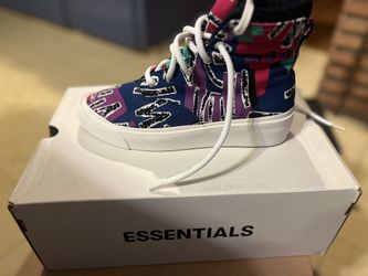 Converse Size 7.5 Woman