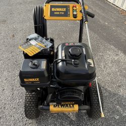 NEW DeWALT 4000 PSI 3.5 GPM Pressure Washer 