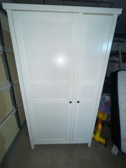 Wardrobe cabinet