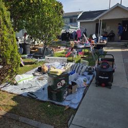 Yard Sale 55th/LB Blvd