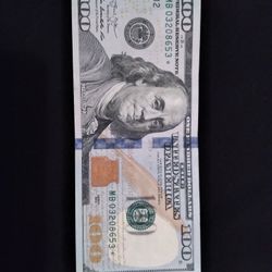 100 Dollars Con Estrella Y Eror En La Ceririe $300