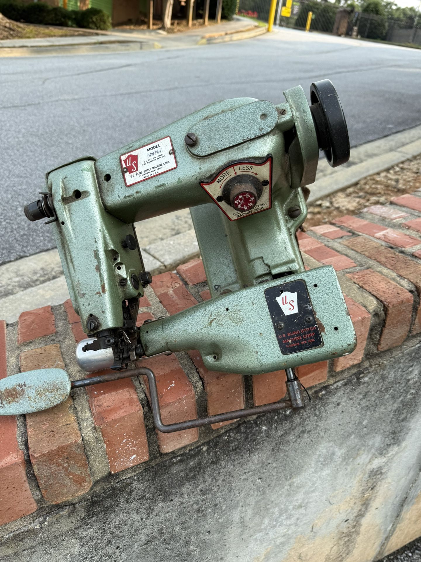 U. S. Blind Stitch Machine 1099-CS-1-HH - Heavy Duty
