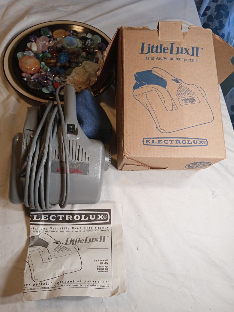 Vintage Electrolux Little Lux II Handheld Vacuum Model L118E - Works