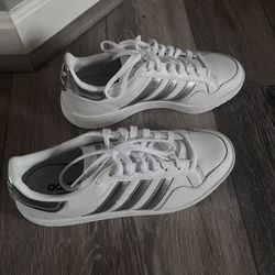 Adidas Sneakers 