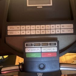 Treadmill Gold’s Gym 