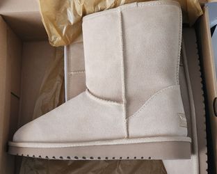 Koolaburra by UGG Women's Short boots size 10
