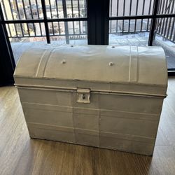 White Hand Painted Vintage Storage Trunk Shabby Chic Antique