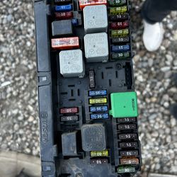 Fuse Box Available For Mercedes Benz 2011  C 300