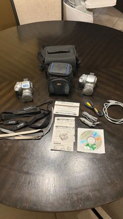 Fujifilm FinePix S3000 & S3100 Digital Camera Bundle