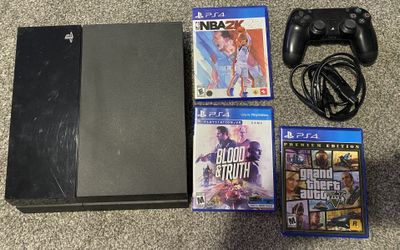 PlayStation4 With Controller and 3 Games 