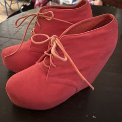 Women’s Boots Size 7