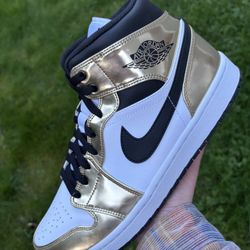 Jordan 1 Mid Metallic Gold Black White