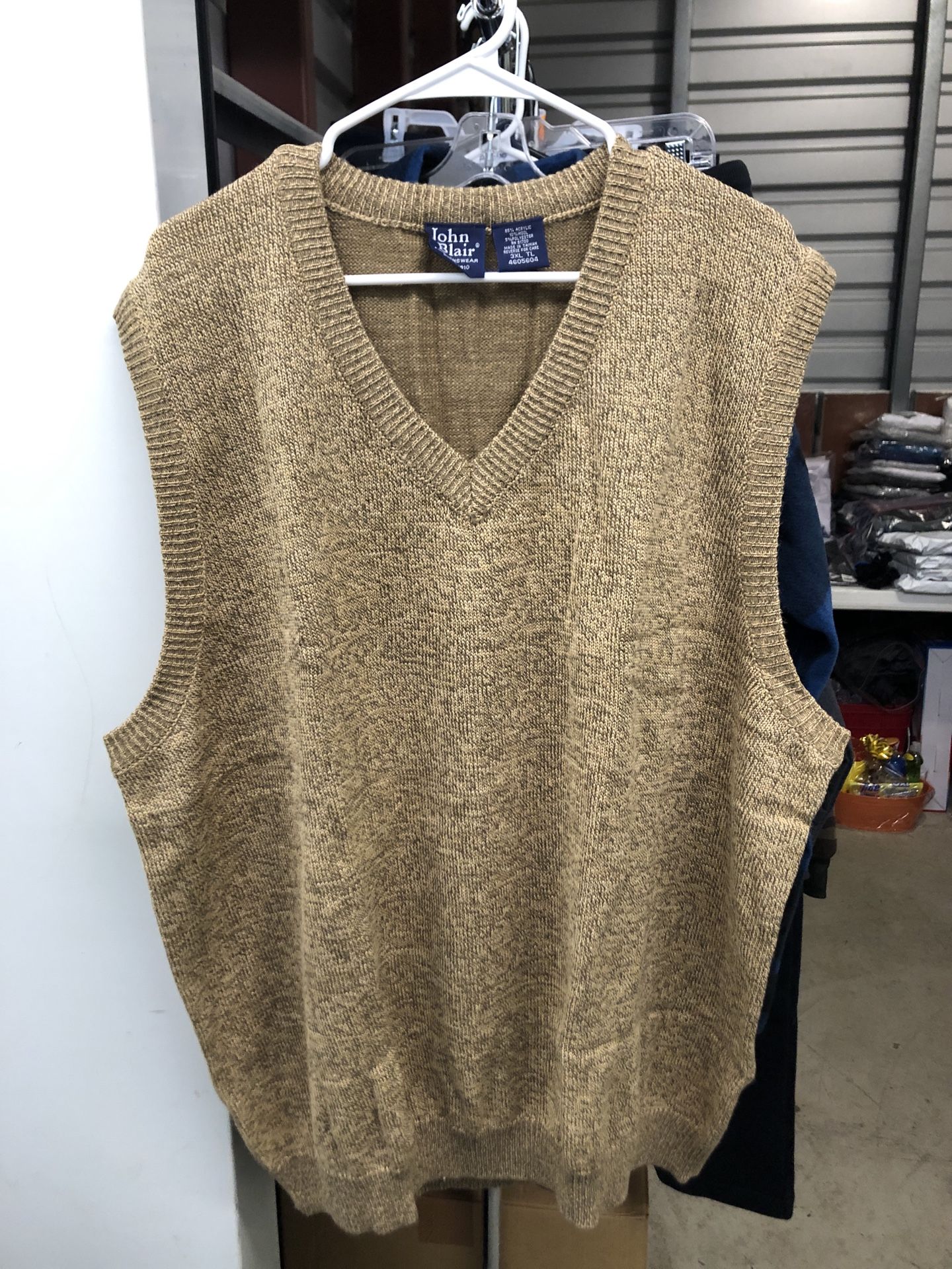 New Men’s Sweater Vest - size 3XLT - Beige