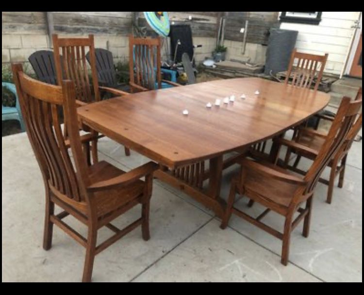 Amish Table And Chairs