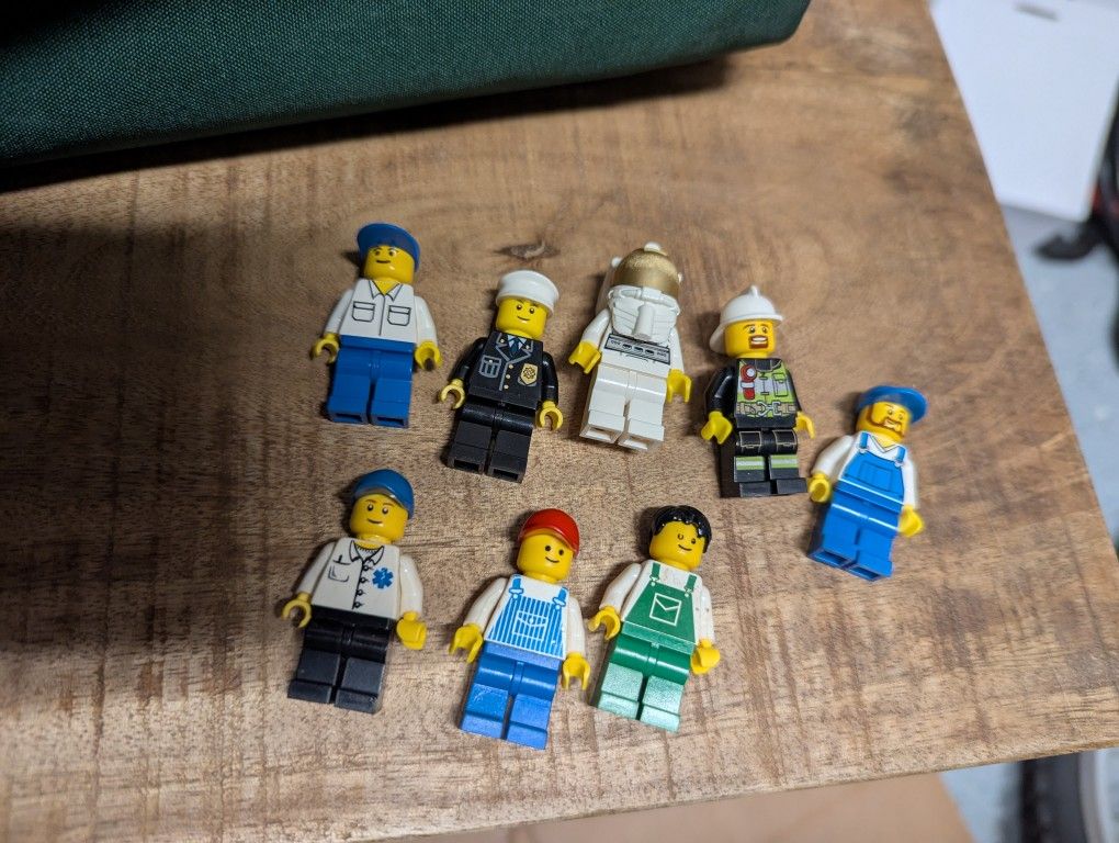 Vintage Retired LEGO Education Space Airport Set 9335