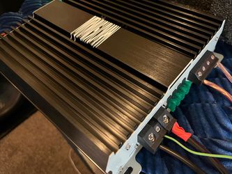 Mrmusicman 1600rms watts bass amplifier- $140