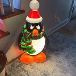 Vintage CHILLY WILLY Penguin Blow Mold. 