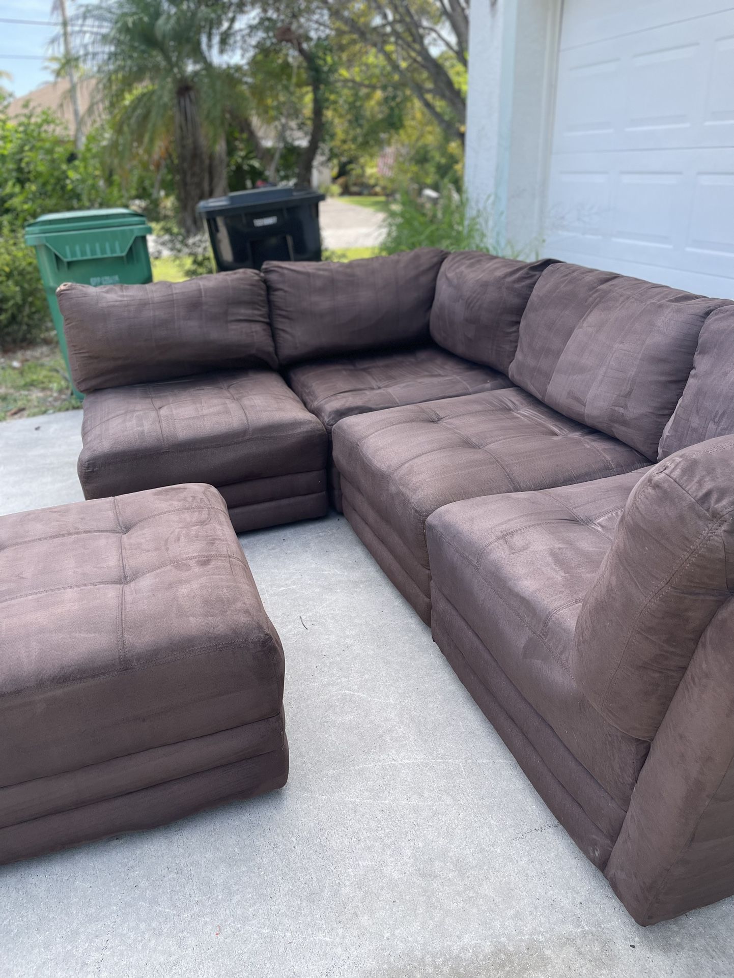 Free Delivery- Rearrangeable Cloud Sectional