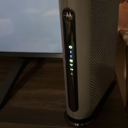 Motorola MG7700 Modem WiFi Router Combo 