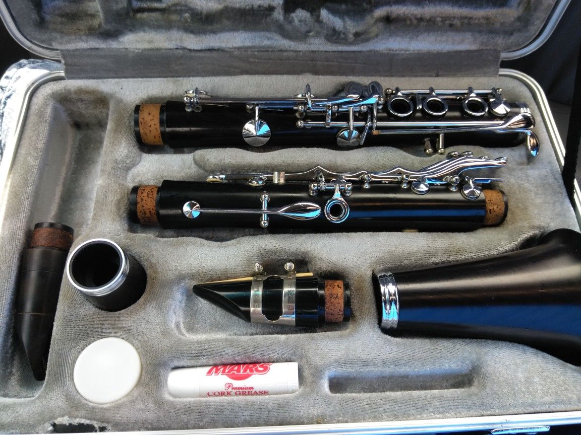 Simba instruments cl 200 clarinet w/ case