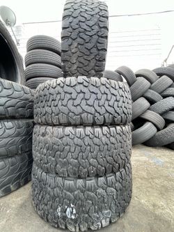 Vendo un set de 4 llantas usadas Bfgoodrich. 35/12/50R18  LT en perfectas condition las 4 installation y balance gratis