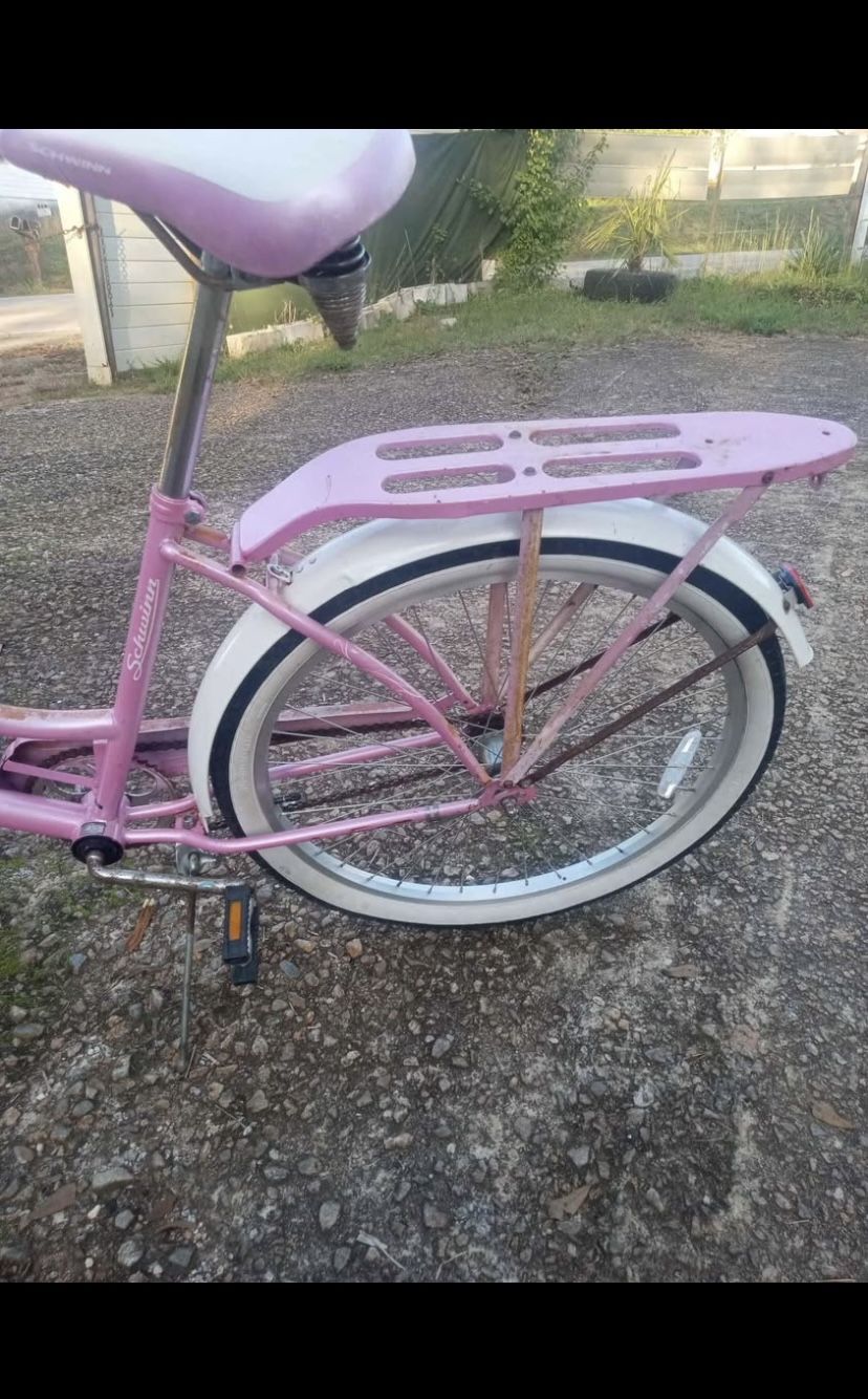 Schwinn Windwood Beach Cruiser