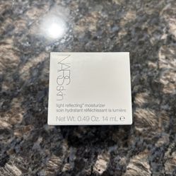 NEW NARS SKIN LIGHT REFLECTING MOISTURIZER $10!