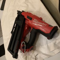 Milwaukee M18 FUEL Brushless Framing Nailer LIKE NEW 