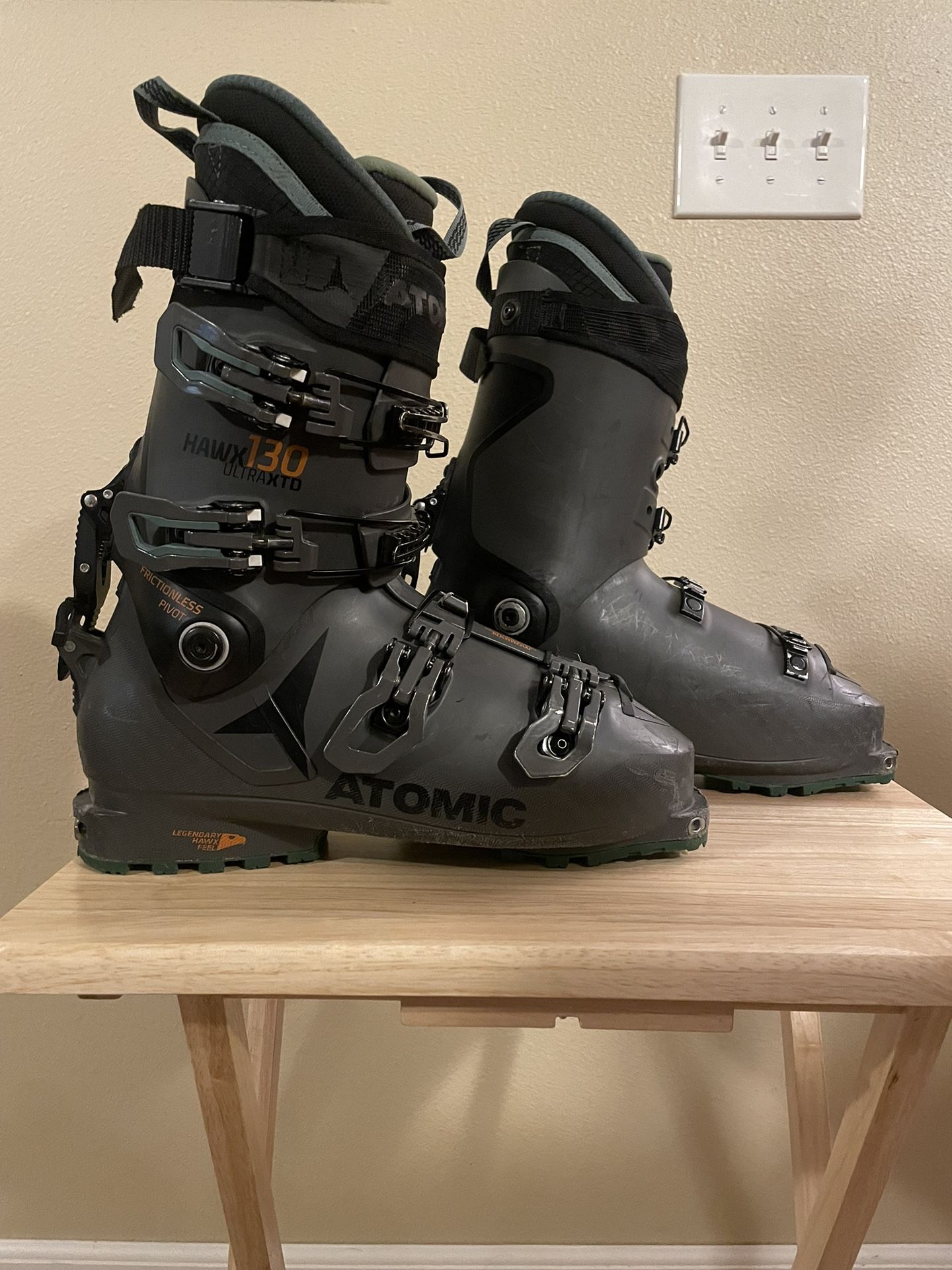 ATOMIC Mens Ski Boots Hawk 130 Ultra XTD Sz.28/28.5